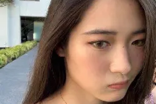 百万粉丝女网红晒捐款1047万截图并回应：两位粉丝捐出1千万个人捐了47万