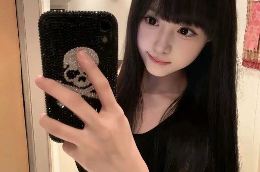 丁嘉丽：未婚先孕、4次堕胎、婚内出轨与孙红雷姐弟恋被唾弃