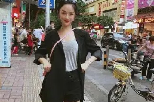 线网红集体“塌房”：道德沦丧？监管失灵？